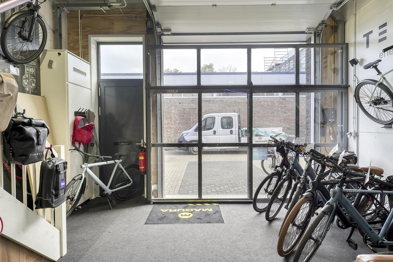 BedrijfsruimteaanIndustrieweg 5 e<br/> inVoorschoten