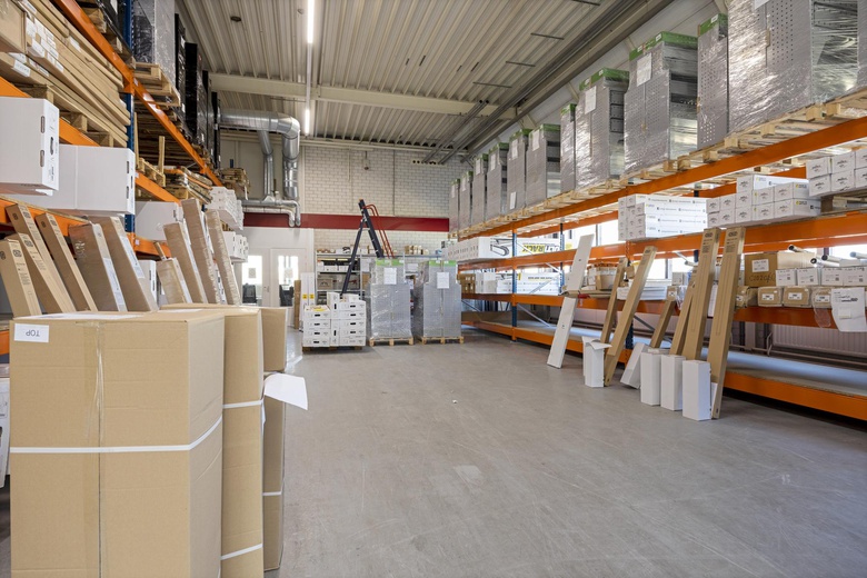 BedrijfsruimteaanIndustrieweg 2<br/> inWaalwijk BedrijfsruimteaanIndustrieweg 2<br/> inWaalwijk