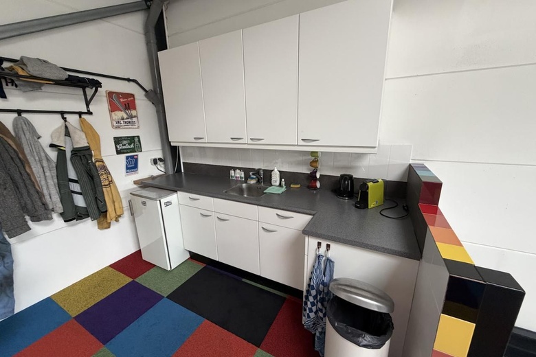 BedrijfsruimteaanNewtonstraat 25<br/> inZoetermeer