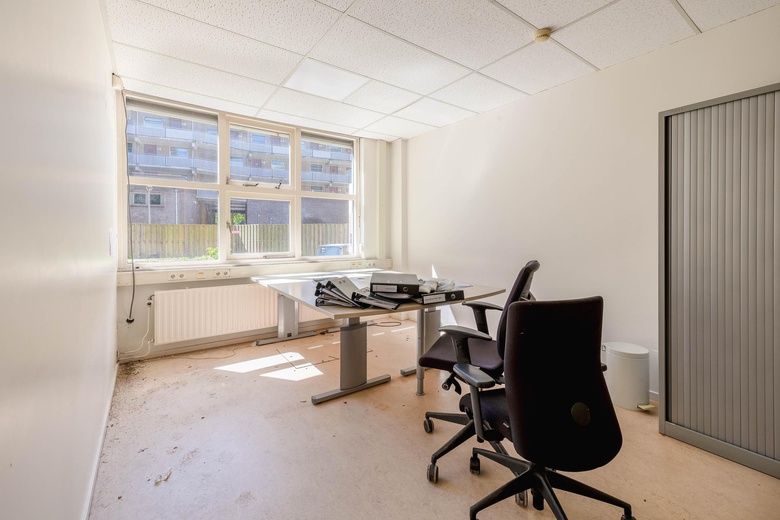 WinkelruimteaanMathenesserlaan 540<br/> inRotterdam WinkelruimteaanMathenesserlaan 540<br/> inRotterdam