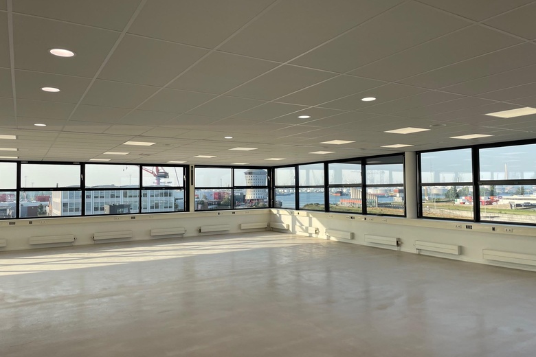 KantoorruimteaanKarel Doormanweg 27 A<br/> inSchiedam KantoorruimteaanKarel Doormanweg 27 A<br/> inSchiedam