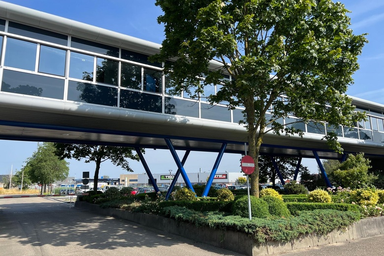 KantoorruimteaanTransportweg 15<br/> inWaddinxveen KantoorruimteaanTransportweg 15<br/> inWaddinxveen