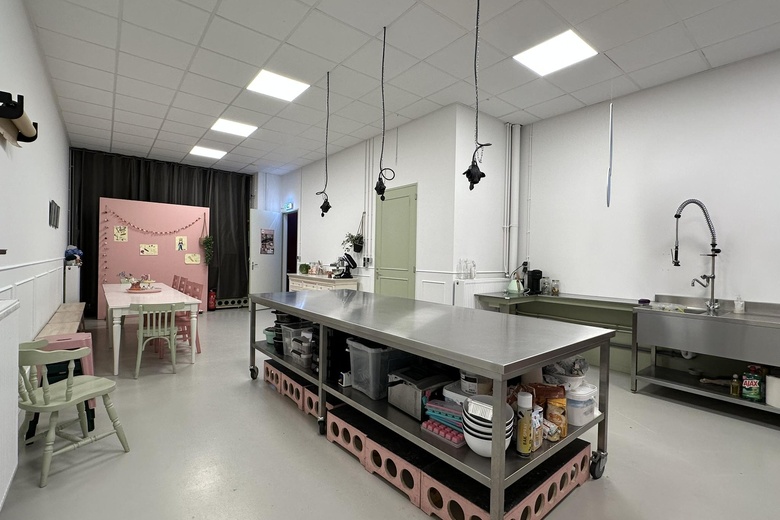 BedrijfsruimteaanParallelweg 65<br/> inVolendam