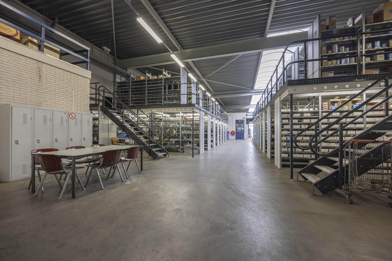 BedrijfsruimteaanJules Verneweg 96 a<br/> inTilburg BedrijfsruimteaanJules Verneweg 96 a<br/> inTilburg