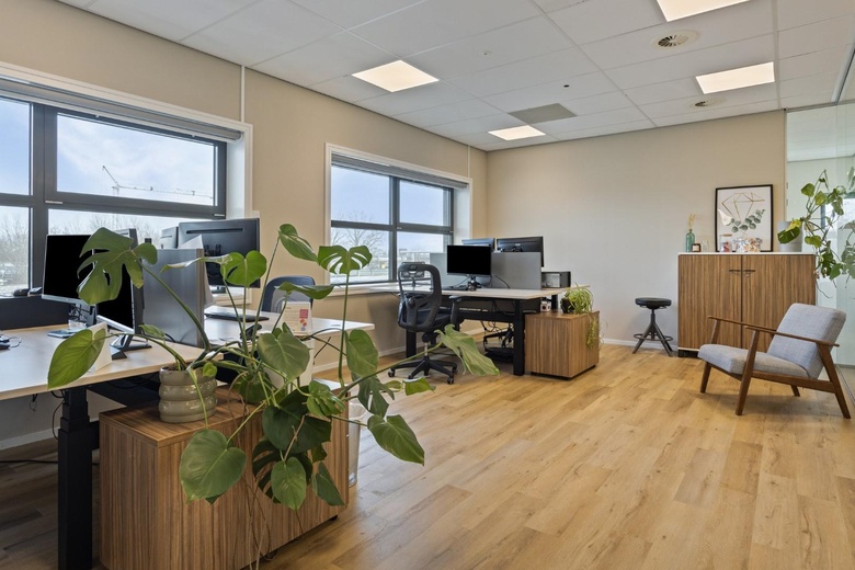 KantoorruimteaanLangesteijn 112<br/> inHendrik-Ido-Ambacht KantoorruimteaanLangesteijn 112<br/> inHendrik-Ido-Ambacht