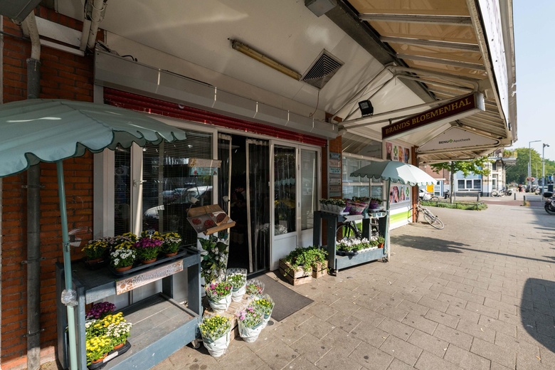 WinkelruimteaanCrooswijkseweg 65 B<br/> inRotterdam WinkelruimteaanCrooswijkseweg 65 B<br/> inRotterdam