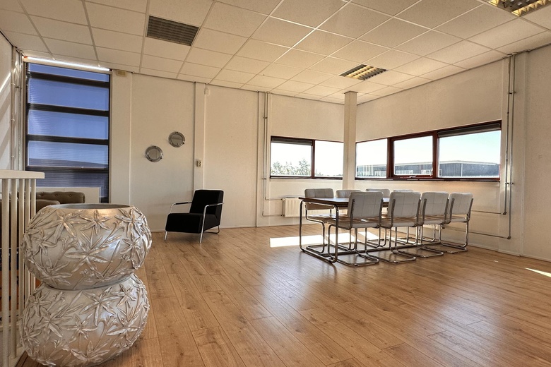 KantoorruimteaanWitte Paardweg 52 B<br/> inWormerveer KantoorruimteaanWitte Paardweg 52 B<br/> inWormerveer