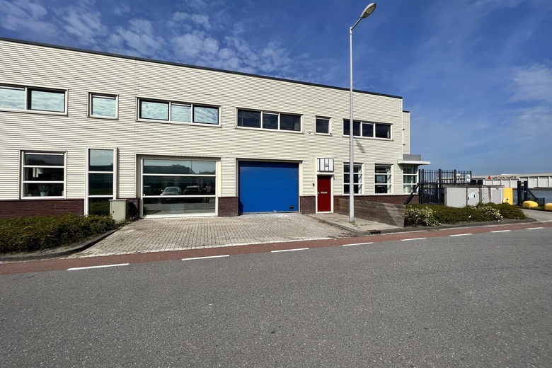 Bekijk foto 1 van Moezelhavenweg 67