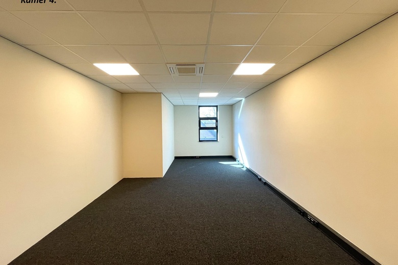 KantoorruimteaanMolenweg 1<br/> inErmelo KantoorruimteaanMolenweg 1<br/> inErmelo
