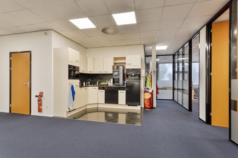 KantoorruimteaanKubus 9 - 15<br/> inSliedrecht