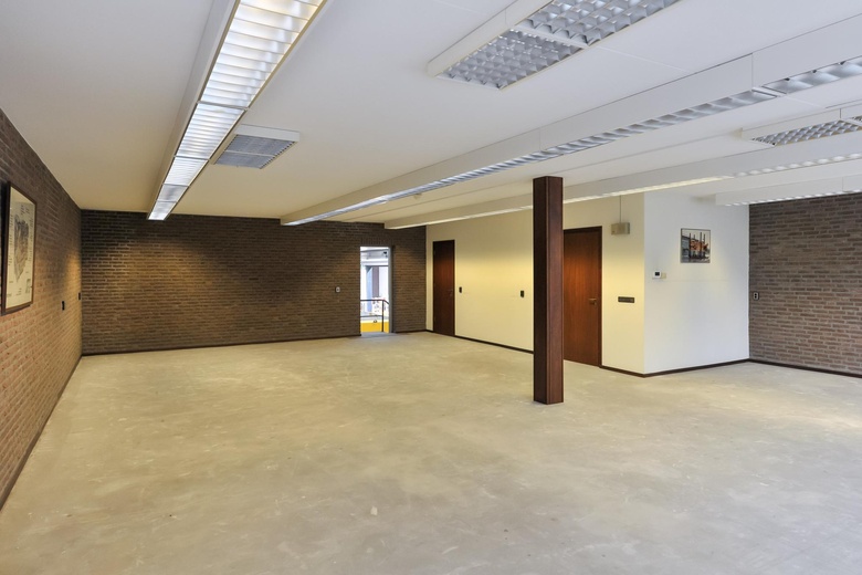 BedrijfsruimteaanHoofdstraat 11<br/> inLottum BedrijfsruimteaanHoofdstraat 11<br/> inLottum