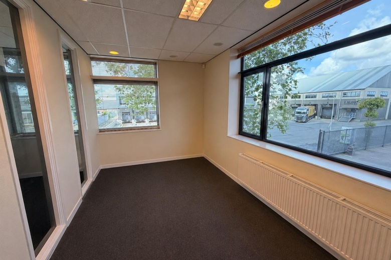 BedrijfsruimteaanAmbachtstraat 36<br/> inMoerkapelle
