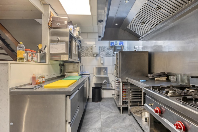 WinkelruimteaanMiddenbaan 66<br/> inBarendrecht