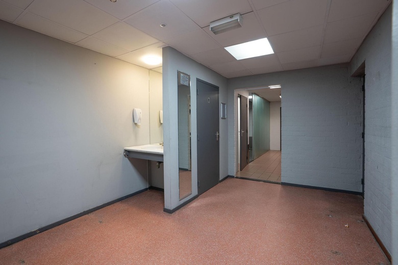 BedrijfsruimteaanParallelweg 58<br/> inGeleen BedrijfsruimteaanParallelweg 58<br/> inGeleen