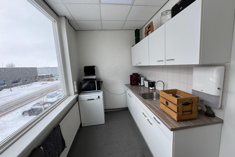 BedrijfsruimteaanElftweg 40 - 42<br/> inRaamsdonksveer