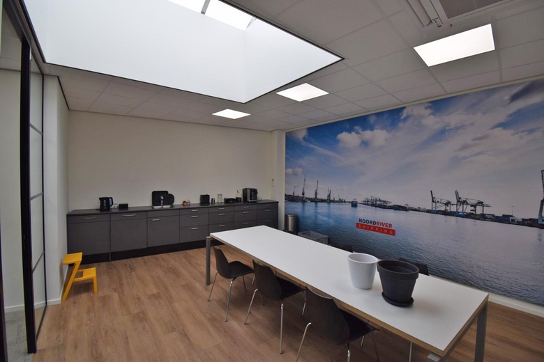KantoorruimteaanVan Coulsterweg 1 d<br/> inAlblasserdam KantoorruimteaanVan Coulsterweg 1 d<br/> inAlblasserdam