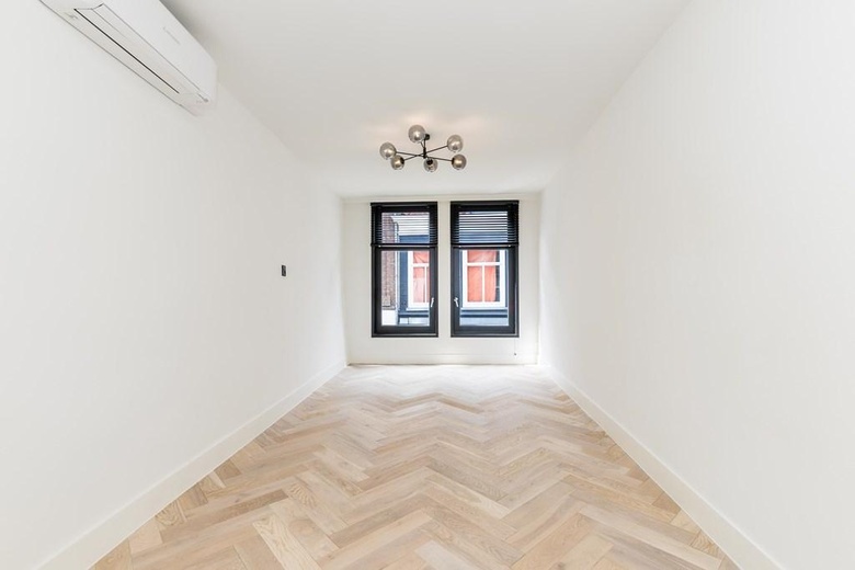 WinkelruimteaanHoogstraat 54<br/> inSchiedam WinkelruimteaanHoogstraat 54<br/> inSchiedam