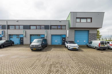 Bedrijfsruimte Veenderveld 36, Roelofarendsveen | Bedrijfspand.com