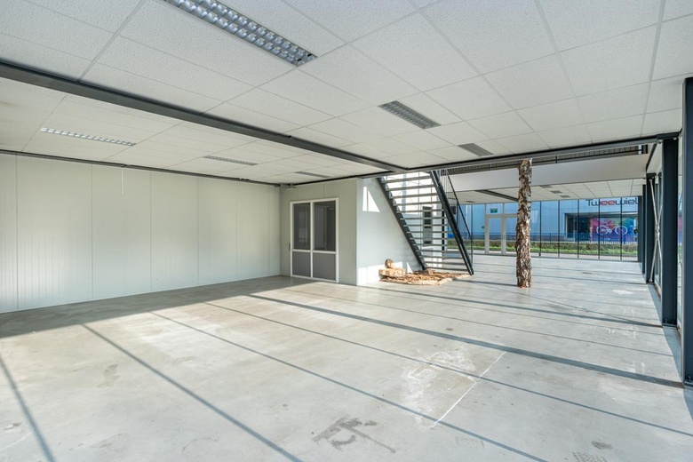 BedrijfsruimteaanBoezemweg 15<br/> inOude-Tonge