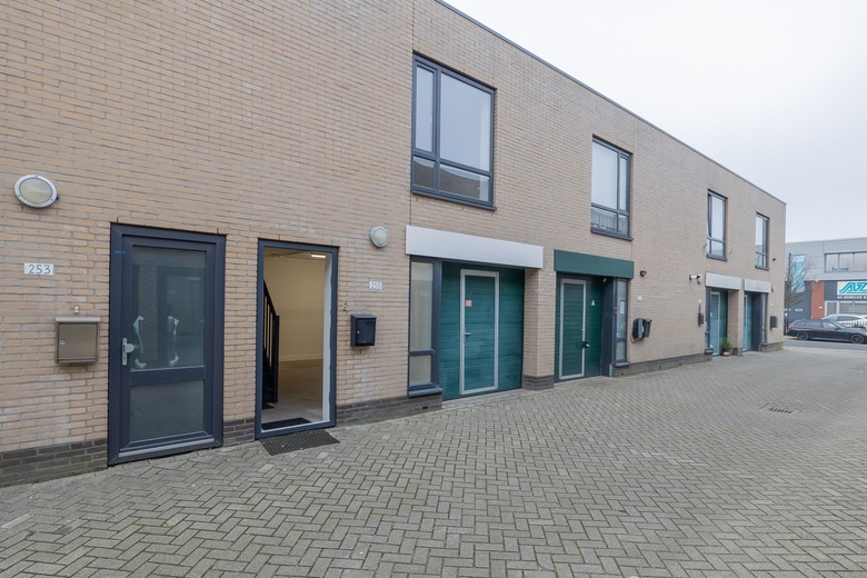 BedrijfsruimteaanMeer en Duin 255<br/> inLisse