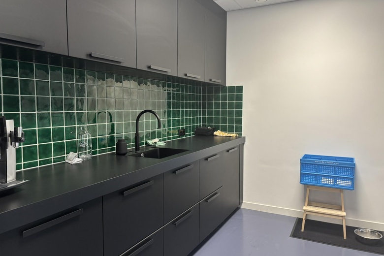 BedrijfsruimteaanHoofdweg 374<br/> inCapelle aan den IJssel