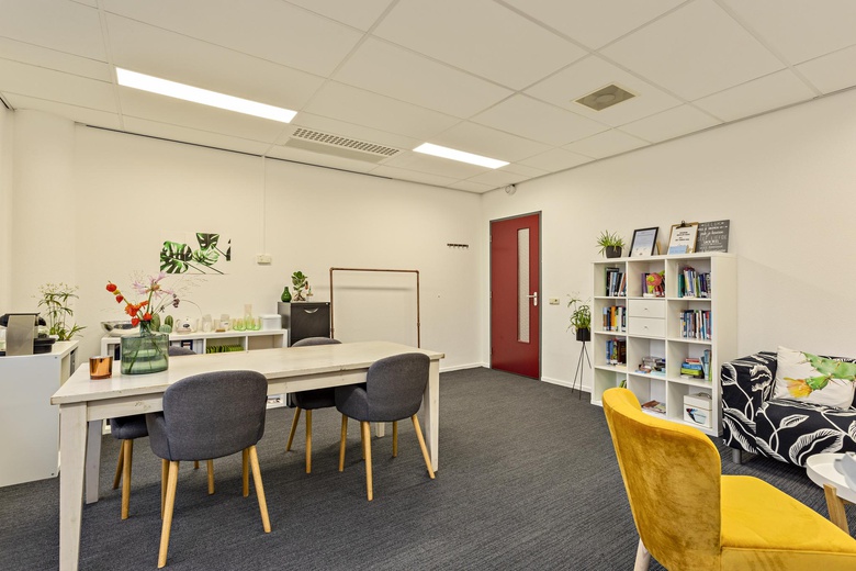 KantoorruimteaanWethouder den Oudenstraat 4<br/> inHelmond KantoorruimteaanWethouder den Oudenstraat 4<br/> inHelmond