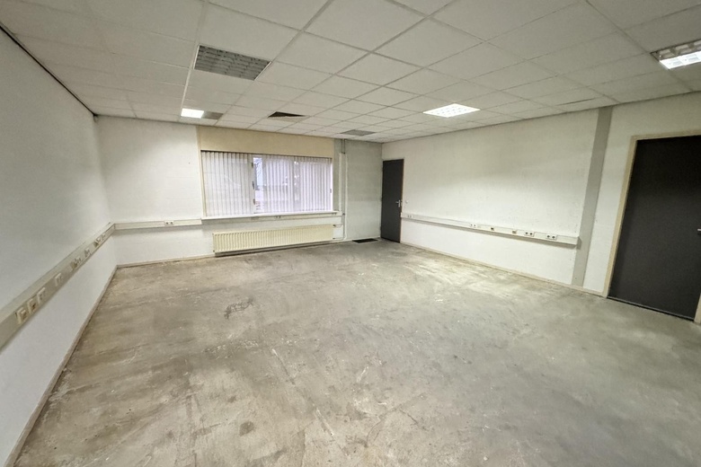 BedrijfsruimteaanRingweistraat 8<br/> inWaardenburg BedrijfsruimteaanRingweistraat 8<br/> inWaardenburg