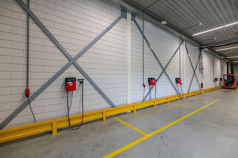 BedrijfsruimteaanHooglandseweg 6<br/> inVuren BedrijfsruimteaanHooglandseweg 6<br/> inVuren