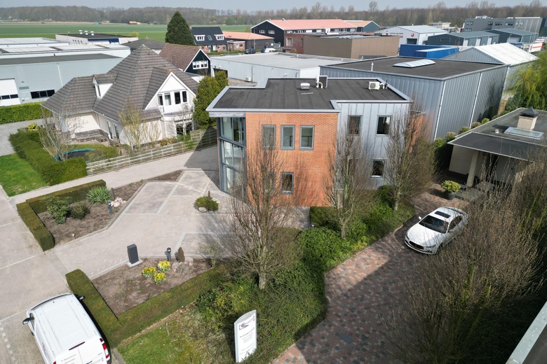 BedrijfsruimteaanAmbachtsstraat 6<br/> inZuid-Beijerland