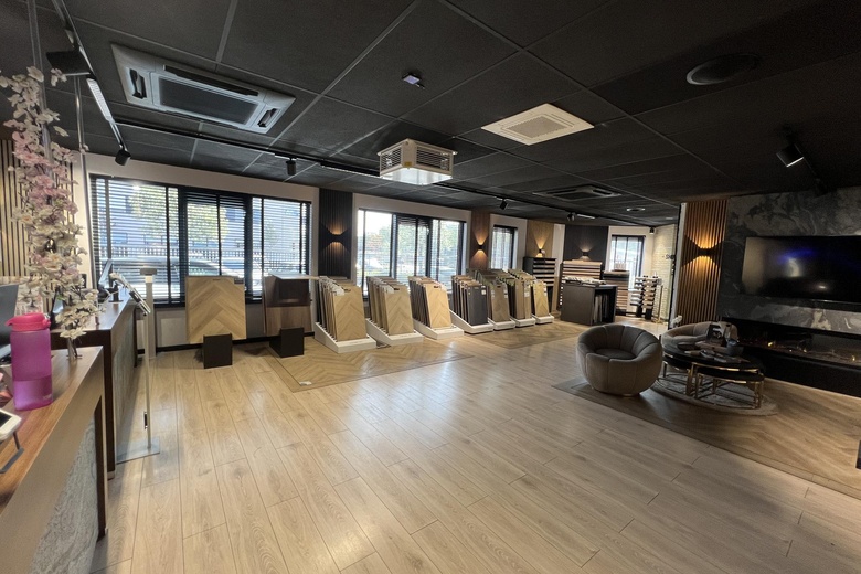 BedrijfsruimteaanRietdekkerstraat 5<br/> inRidderkerk BedrijfsruimteaanRietdekkerstraat 5<br/> inRidderkerk