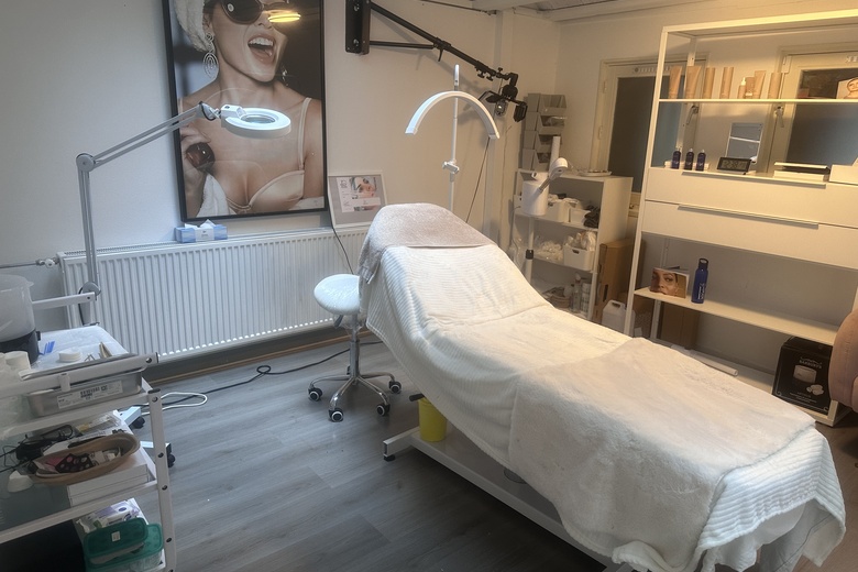 Bekijk foto 1 in  aan de  in 