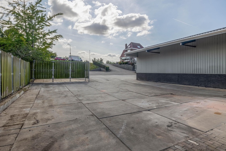 BedrijfsruimteaanMolendijk 38<br/> inKrimpen aan de Lek