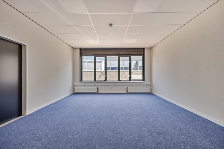 KantoorruimteaanVenenweg 18<br/> inZwanenburg KantoorruimteaanVenenweg 18<br/> inZwanenburg