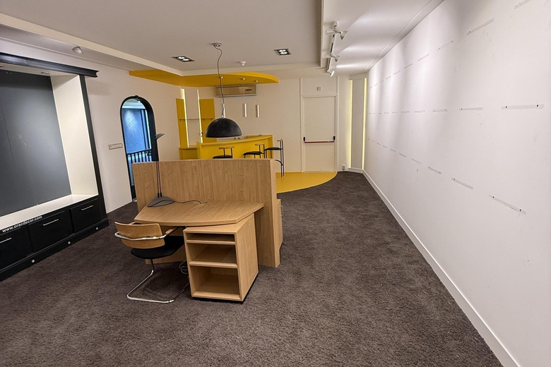 BedrijfsruimteaanEinsteinstraat 2<br/> inHillegom