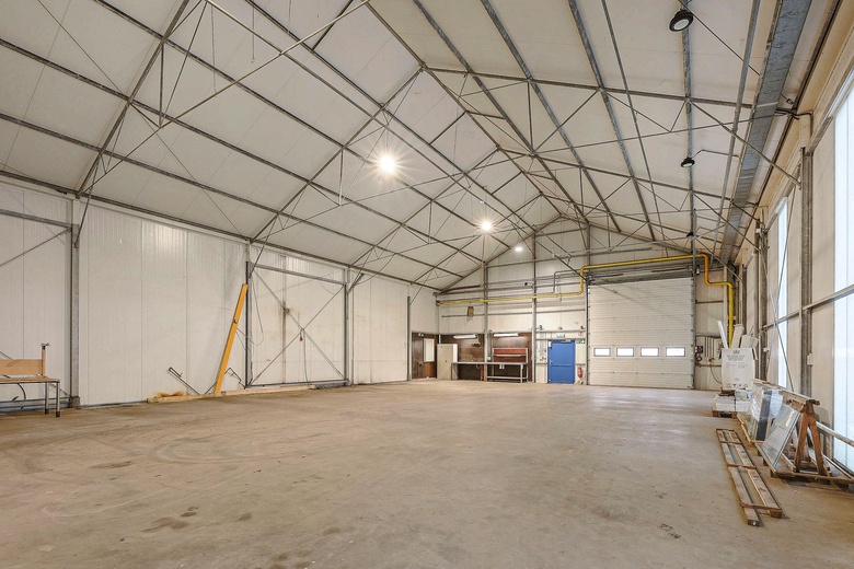 BedrijfsruimteaanPoelweg 12<br/> inDe Kwakel