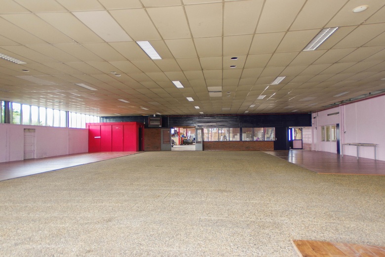 WinkelruimteaanOude Roswinkelerweg 36<br/> inEmmen WinkelruimteaanOude Roswinkelerweg 36<br/> inEmmen