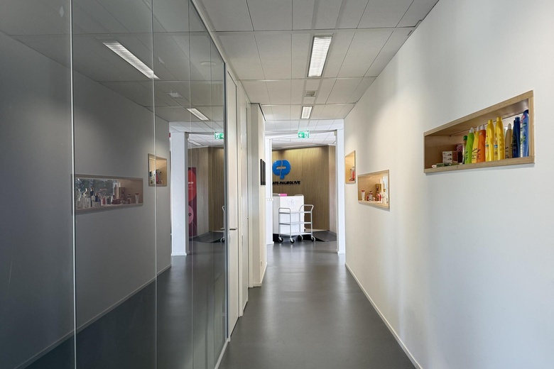 KantoorruimteaanLeeuwenveldseweg 3 f<br/> inWeesp