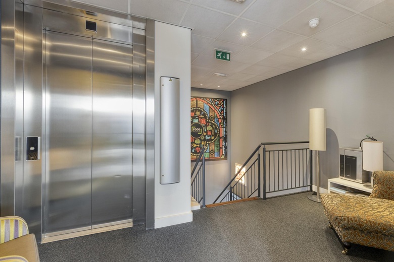 BedrijfsruimteaanGompenstraat 23<br/> inWaalwijk