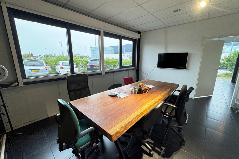 BedrijfsruimteaanKleine Steng 3<br/> inWestzaan