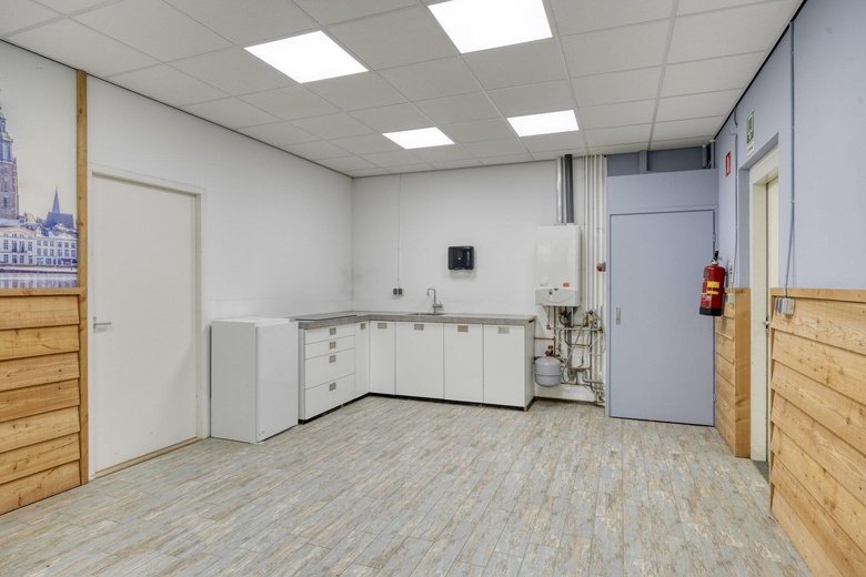 BedrijfsruimteaanLage Weide 25<br/> inWarnsveld BedrijfsruimteaanLage Weide 25<br/> inWarnsveld