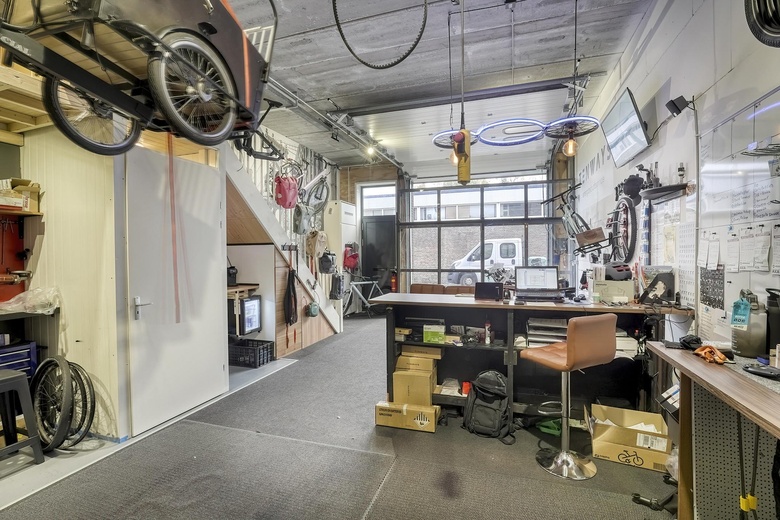 BedrijfsruimteaanIndustrieweg 5 e<br/> inVoorschoten