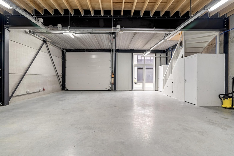 BedrijfsruimteaanExpeditieweg 8 r<br/> inAndelst