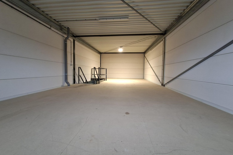 BedrijfsruimteaanIndustrieweg 13 04<br/> inVuren