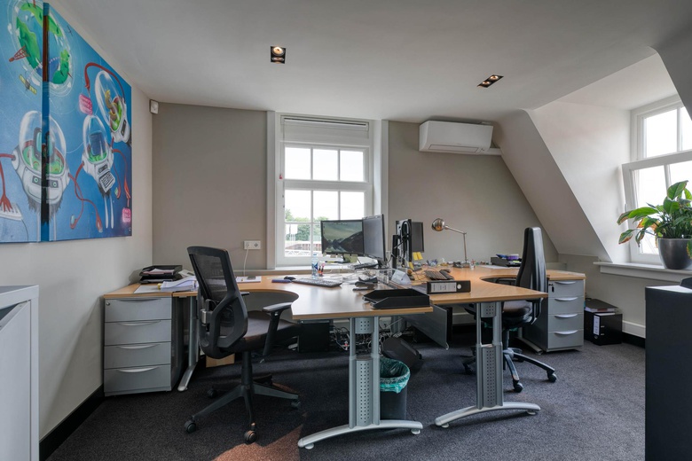 KantoorruimteaanZwaardklamp 3<br/> inHuizen KantoorruimteaanZwaardklamp 3<br/> inHuizen