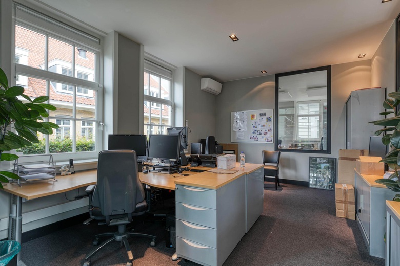 KantoorruimteaanZwaardklamp 3<br/> inHuizen KantoorruimteaanZwaardklamp 3<br/> inHuizen