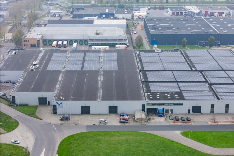 BedrijfsruimteaanCentrale Markt 7<br/> inZwaagdijk-Oost BedrijfsruimteaanCentrale Markt 7<br/> inZwaagdijk-Oost