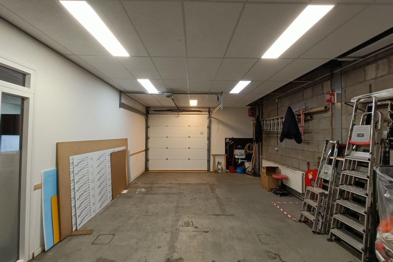 BedrijfsruimteaanHunnenpad 4<br/> inOss BedrijfsruimteaanHunnenpad 4<br/> inOss