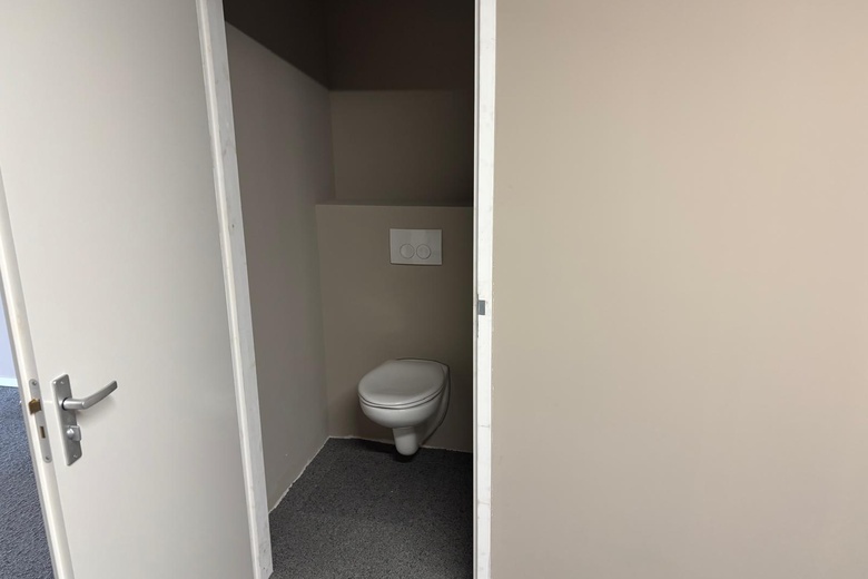 BedrijfsruimteaanRietwaard 10 B<br/> inDen Bosch BedrijfsruimteaanRietwaard 10 B<br/> inDen Bosch