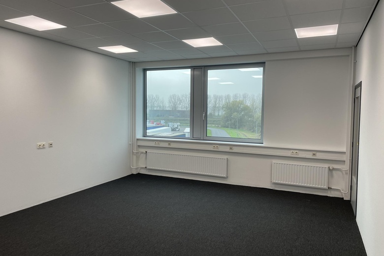 KantoorruimteaanSluisweg 200<br/> inDen Bosch KantoorruimteaanSluisweg 200<br/> inDen Bosch