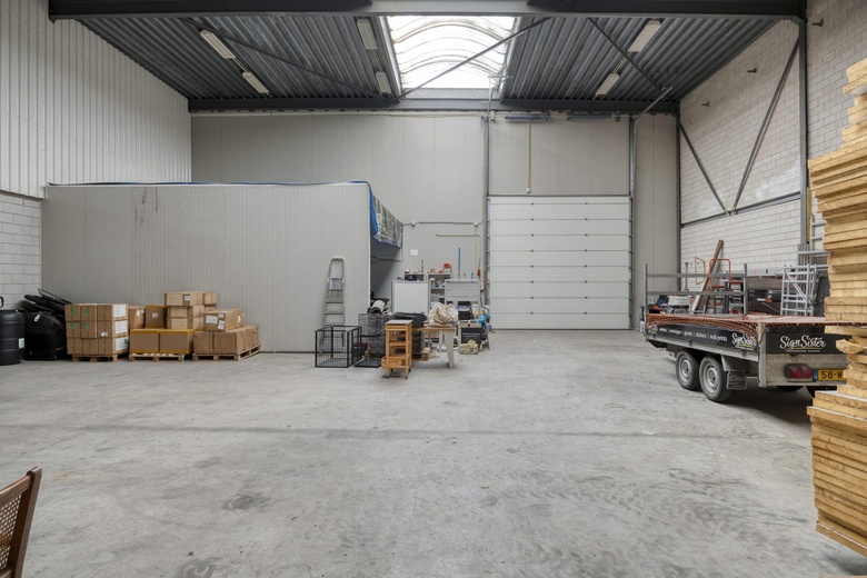 BedrijfsruimteaanTinus van der Sijdestraat 7<br/> inSprang